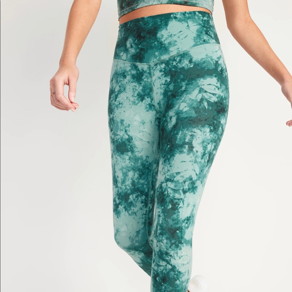 🌊 Old Navy Active Powerchill Hi-Rise Go-Dry Leggings